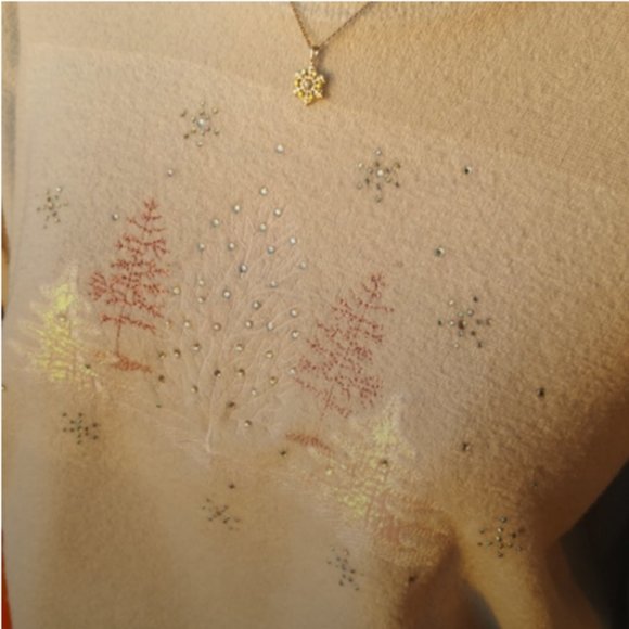 DECORATED ORIGINALS ♡ Pastel Blue Embroidered Silver|White Winter Scene Top S - Picture 11 of 18